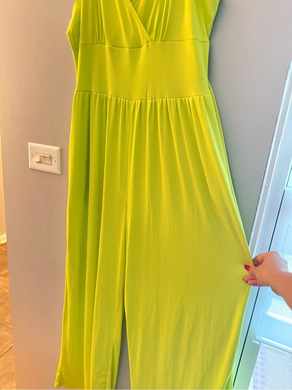 Sleeveless V-Neck Wide-Leg Jumpsuit in Lime Green - Picture 3 of 6